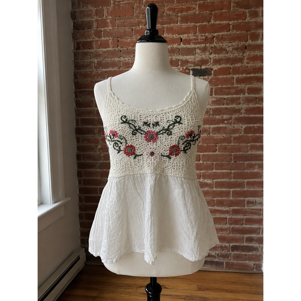 Francesca's White Crochet Embroidered Floral Peplum Camisole Top XS Boho Summer
